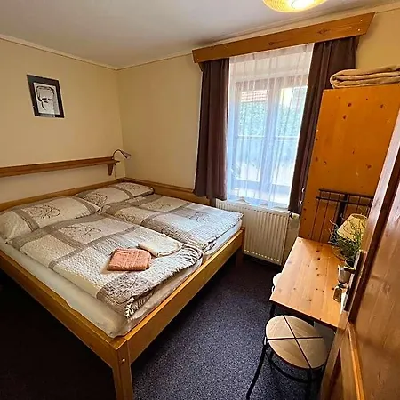 Postel Hostel *